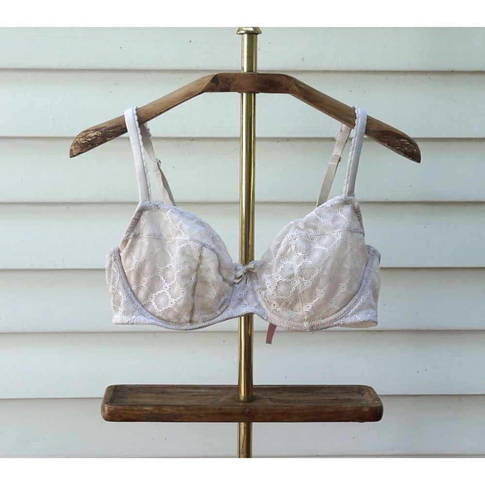 Victoria’s Secret Blush Nude Lace Mesh Underwire Bra